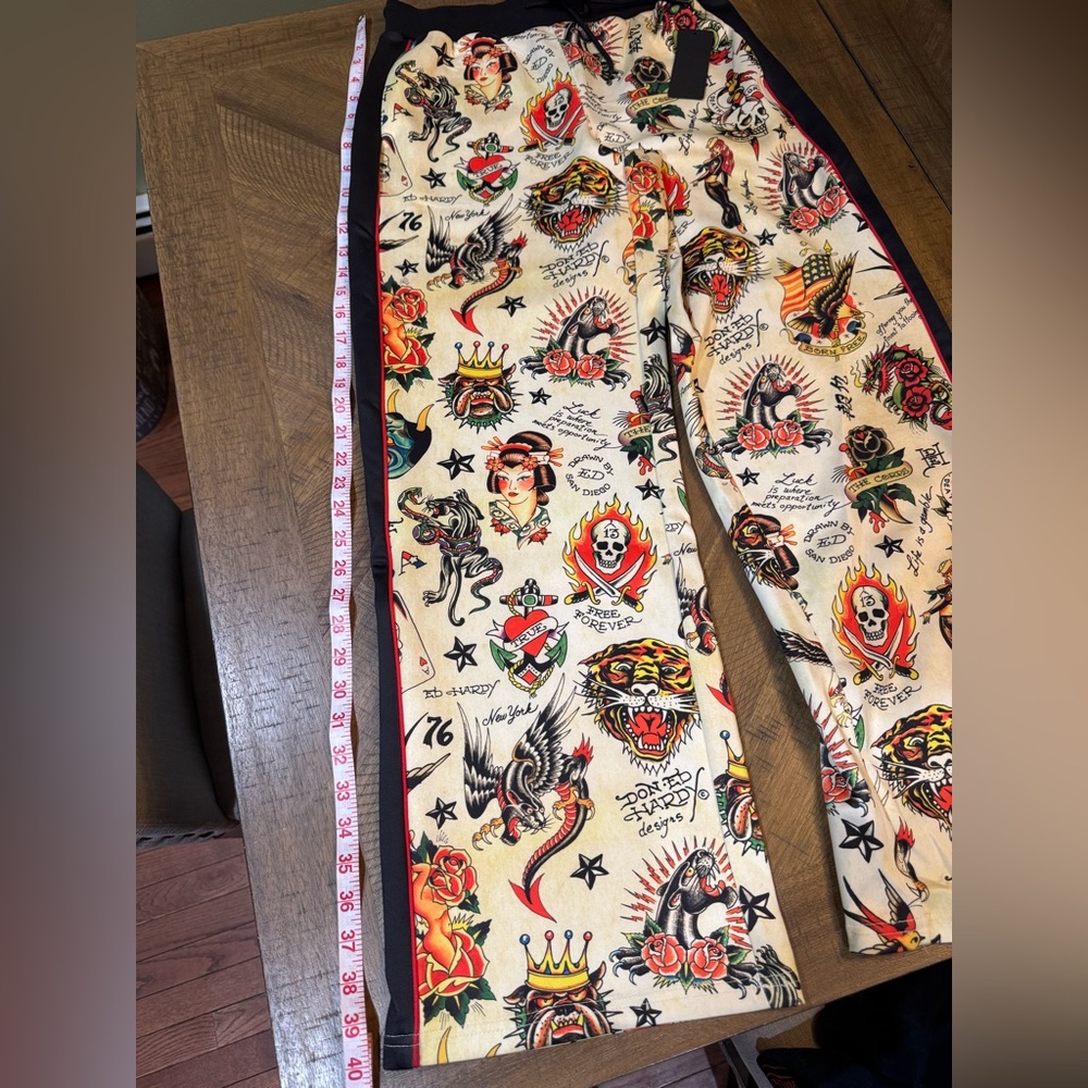 Ed Hardy Black and Cream Tattoo Inspired Graphic Track Pants Size Small NWT - Picture 7 of 11